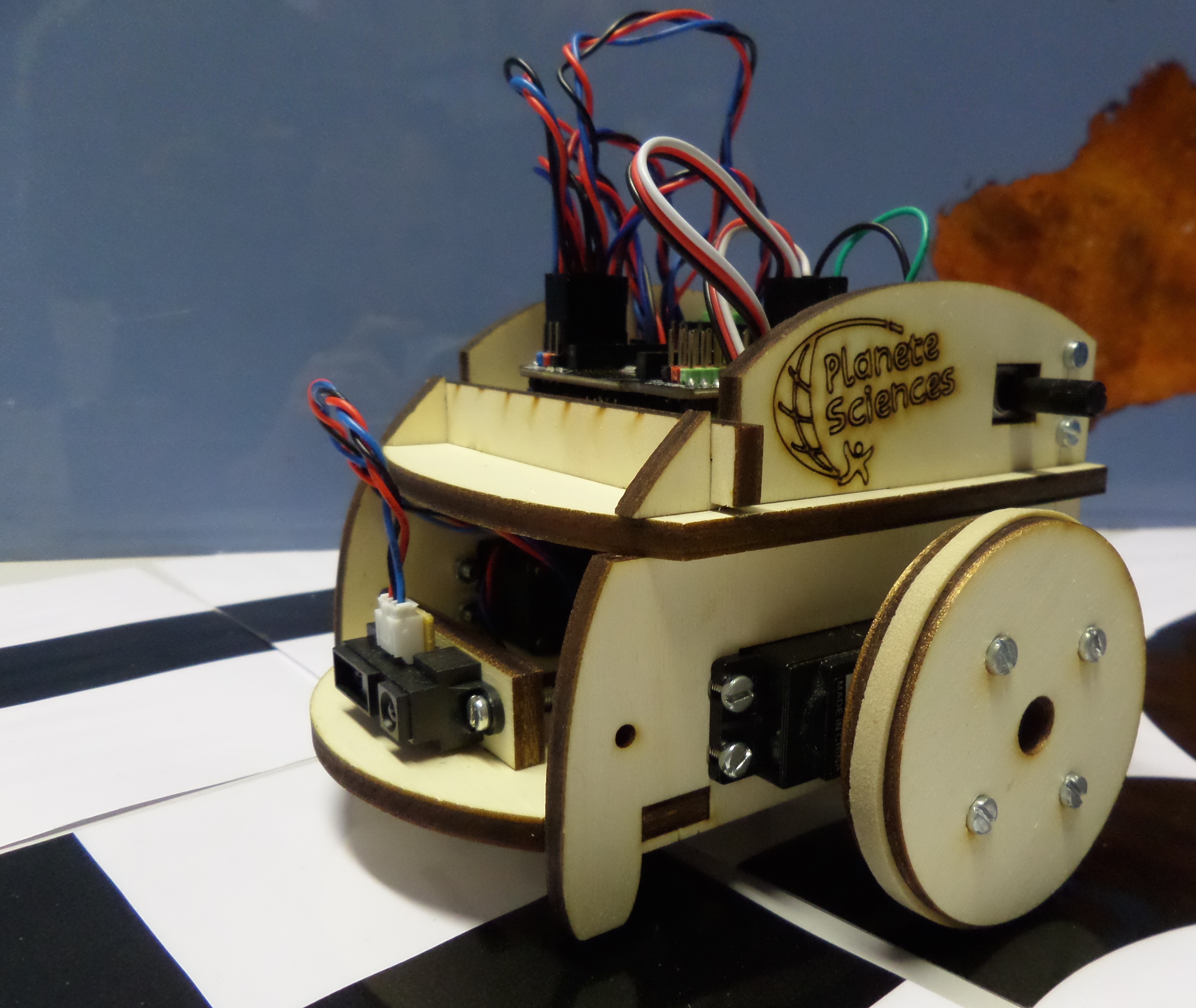 Boum'Bot, le robot pédagogique de Planète Sciences - Planète Sciences  Occitanie